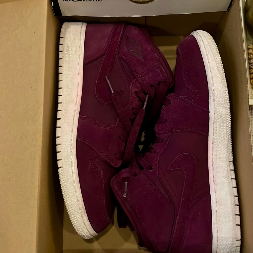 Purple Jordan sneakers size 6Y